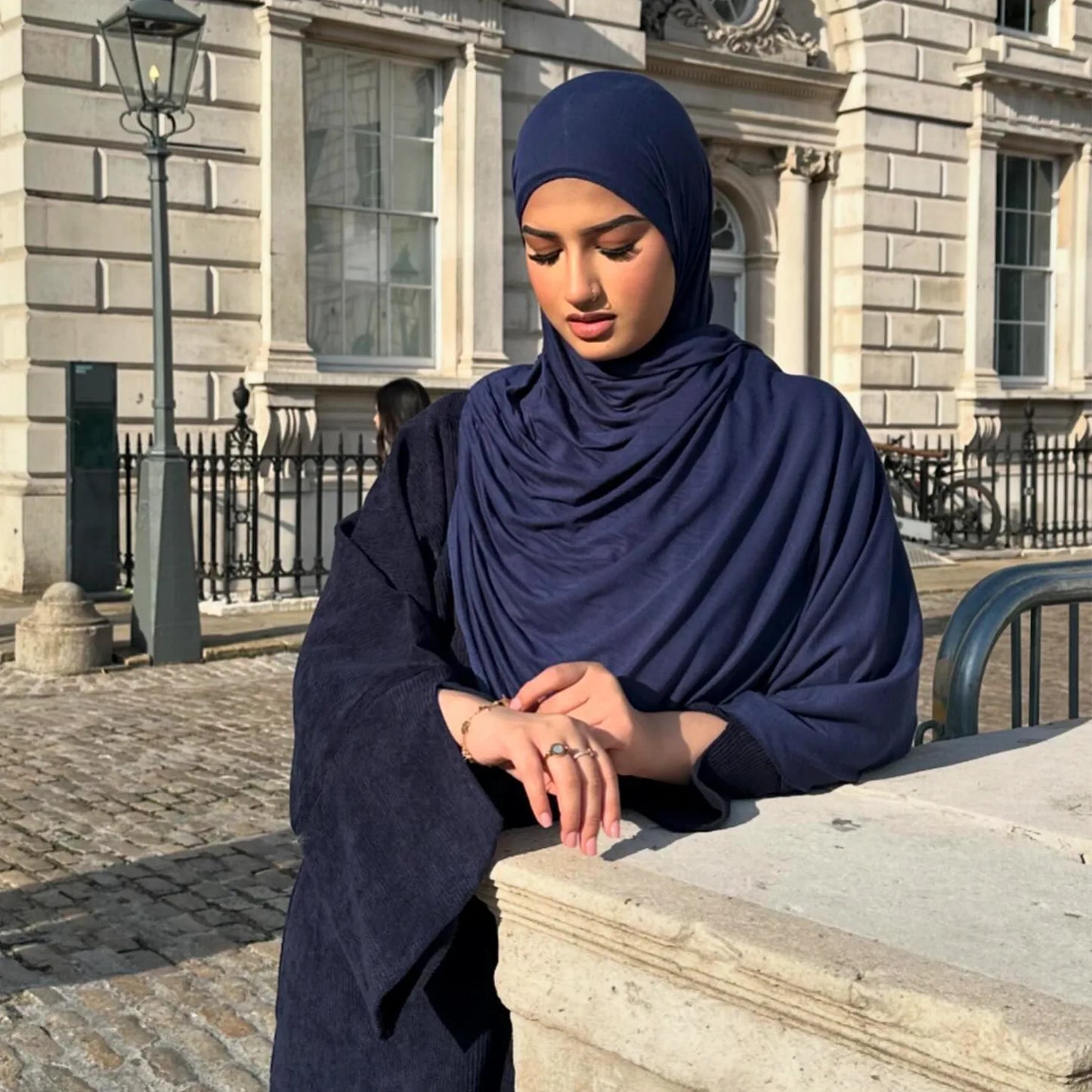 2025 Hot Sells Muslim Winter Abaya with Cuff Slits Middle East Style for Saudi Qatar Ramadan Celebrations and Chilly Season Wear