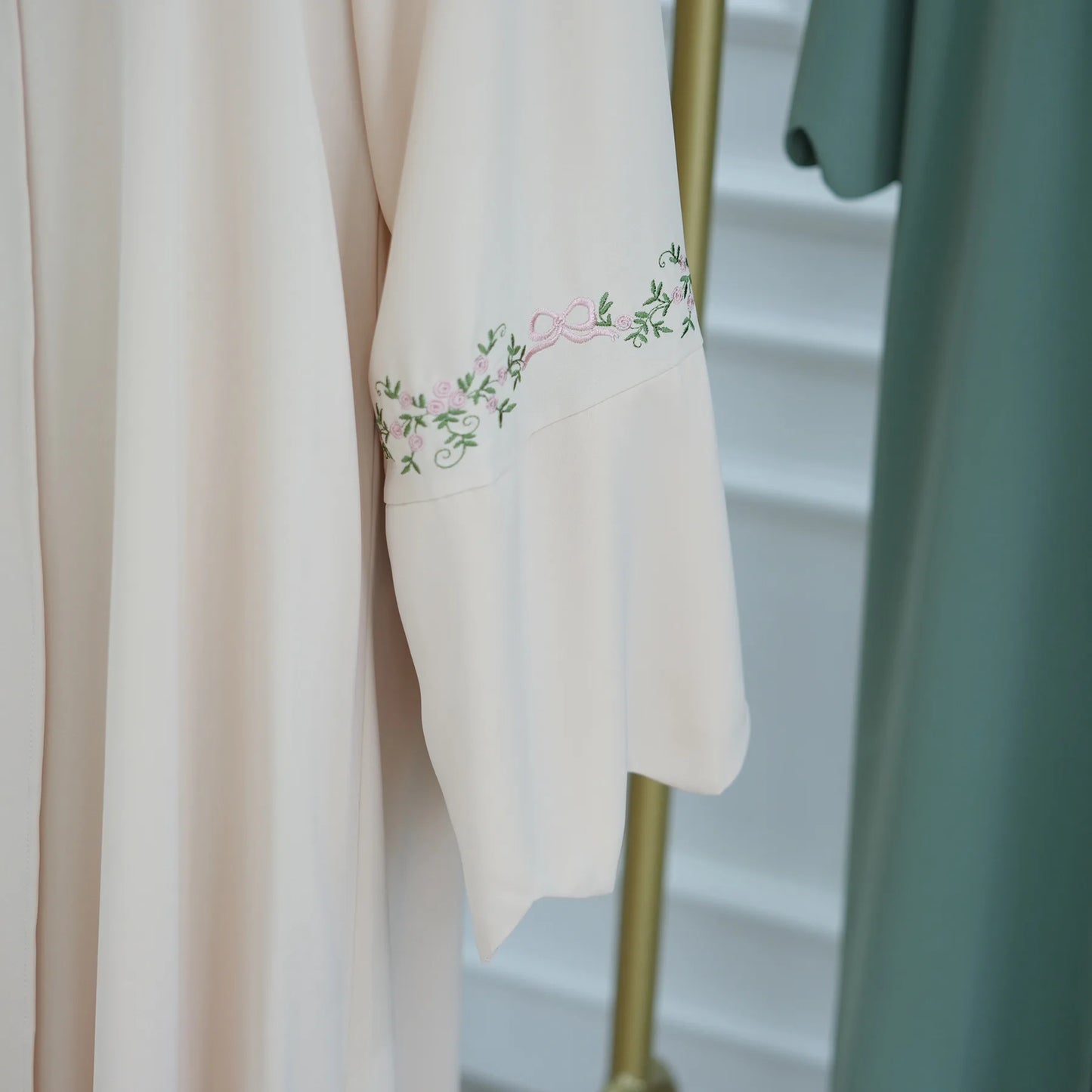 Luxurious Floral Embroidery Hijab Dress for Muslim Women Elegant Dubai Modest Abaya Eid Islam Party Jalabiya Turkey Kaftan Robe