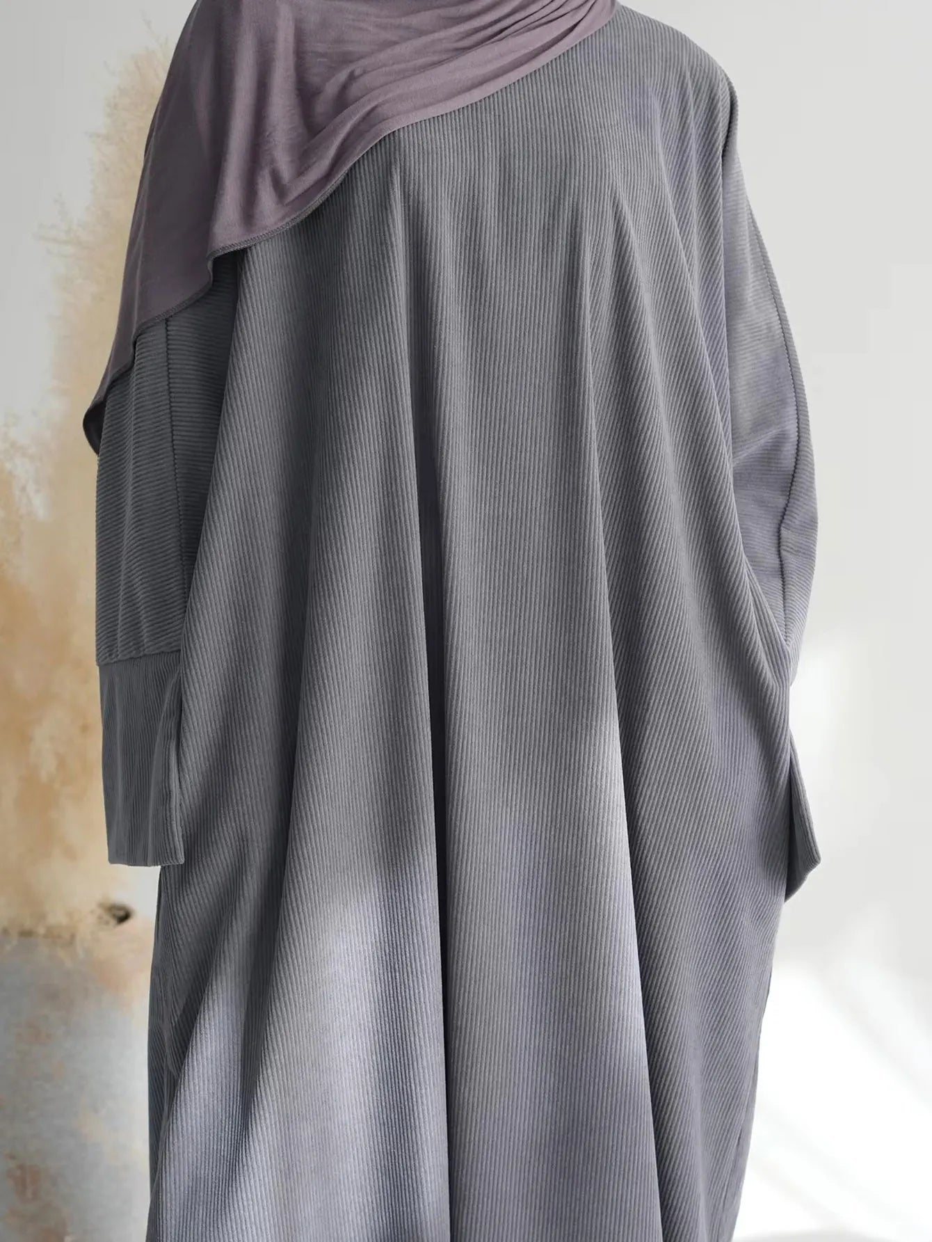 2025 Hot Sells Muslim Winter Abaya with Cuff Slits Middle East Style for Saudi Qatar Ramadan Celebrations and Chilly Season Wear