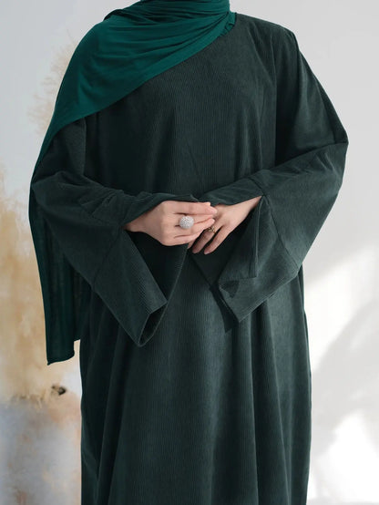 2025 Hot Sells Muslim Winter Abaya with Cuff Slits Middle East Style for Saudi Qatar Ramadan Celebrations and Chilly Season Wear