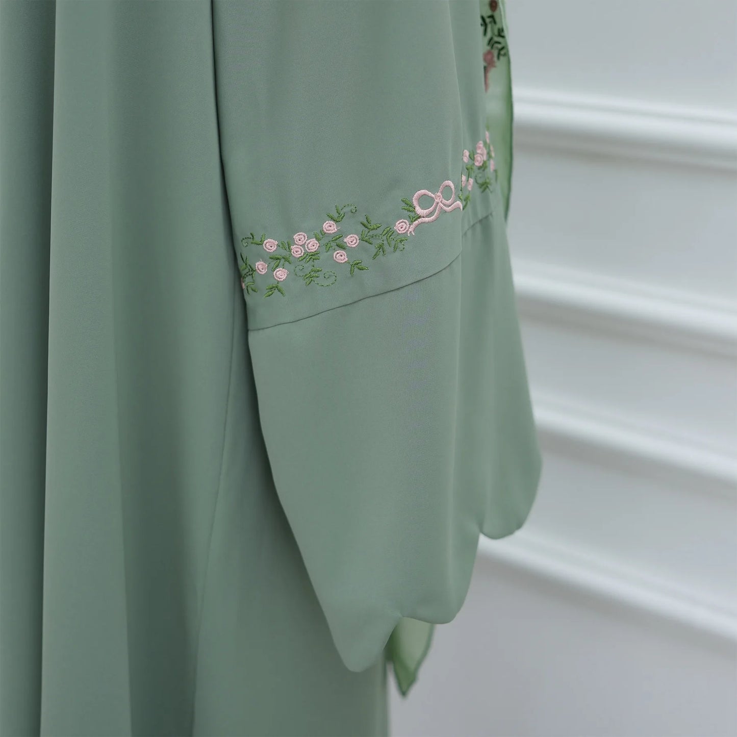 Luxurious Floral Embroidery Hijab Dress for Muslim Women Elegant Dubai Modest Abaya Eid Islam Party Jalabiya Turkey Kaftan Robe